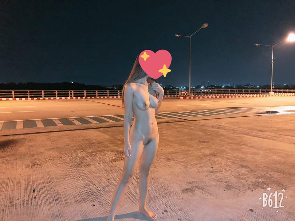 โชว์เปลือย แก้ผ้า หี สะพานใหม่ชลบุรี รูปโป๊ไทย
