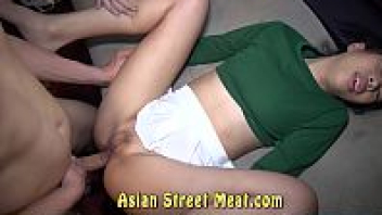 แท่งตุ่ม แตกใส่ปาก เสียบดาก เย็ดสาวกัมพูชา เย็ดสดตูด