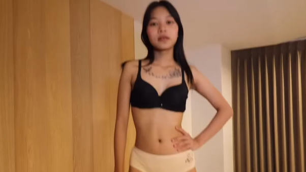 แทงหี เลียหี เย็ดสาวพม่า เย็ดสดแตกใน เย็ดท่าหมา